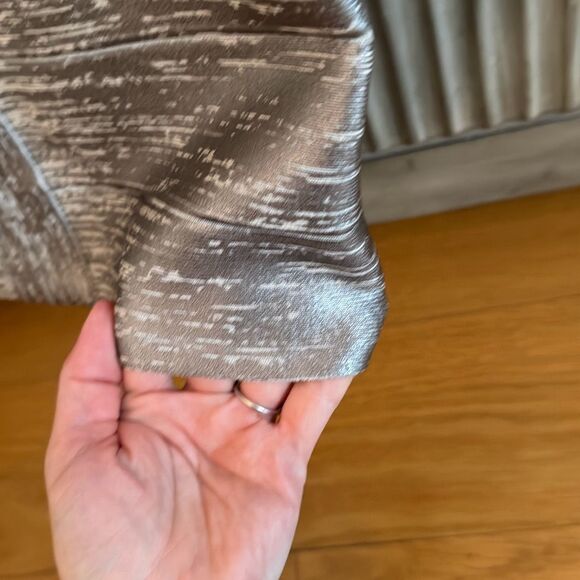 Herve Leger Arlis Bandage Skirt in Platinum Foil Size Small - Picture 9 of 11